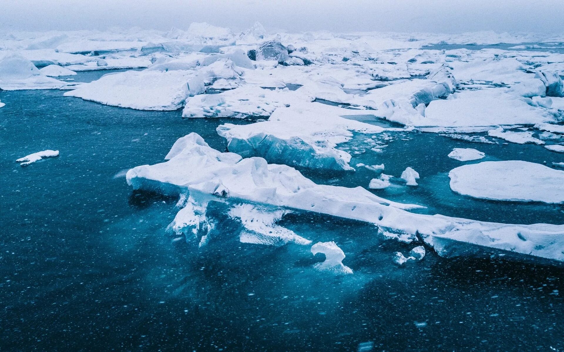 Арктика Северный Ледовитый океан. Арктика острова в Северном Ледовитом океане. Северный Ледовитый океан лед море. Карское море ледяной Покров.
