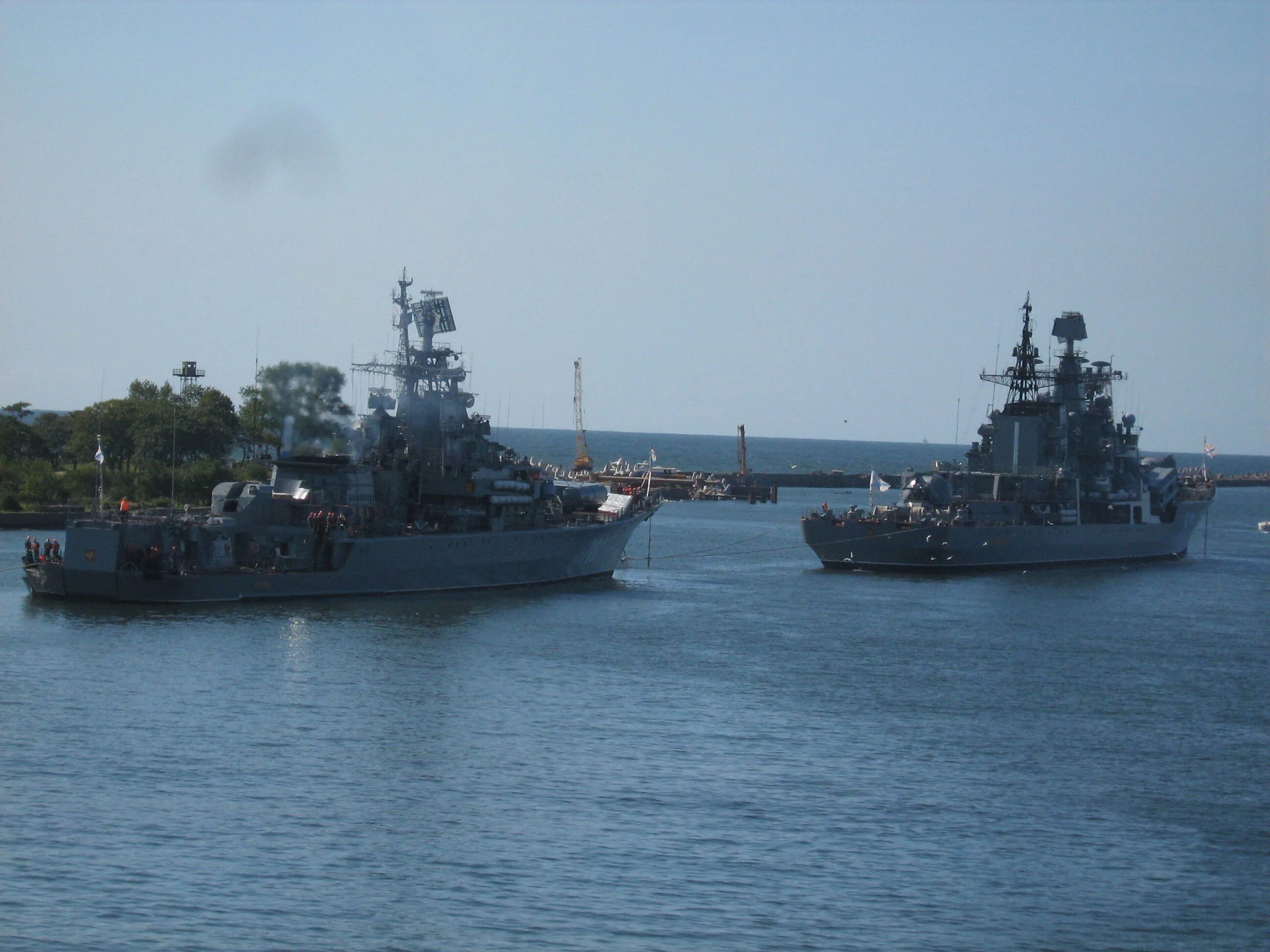 загораживает путь предлагает отдохнуть ответ на загадку. поставь знак в конце предложения. пылкий ответ. корабль пылкий балтийский флот. корабль пылкий балтийский.