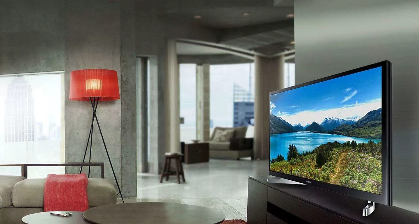 Телевизор Leff 43f520t. Harper 50u750ts-UHD-Smart безрамочный. Плазменный телевизор в интерьере. Смарт телевизоры интерьер. Домашний телевизору samsung
