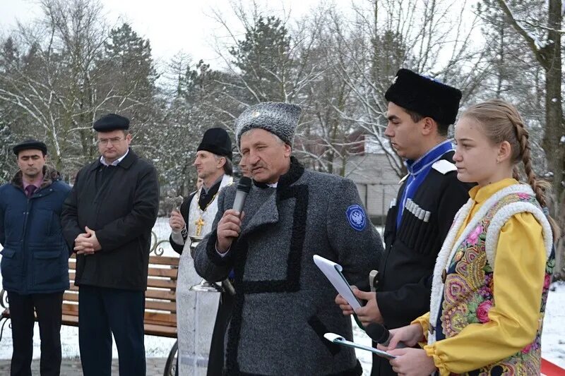 Село Степное Ставропольский край. Ставропольский край Степновский район село Степное памятник. Погода степное ставропольский на неделю