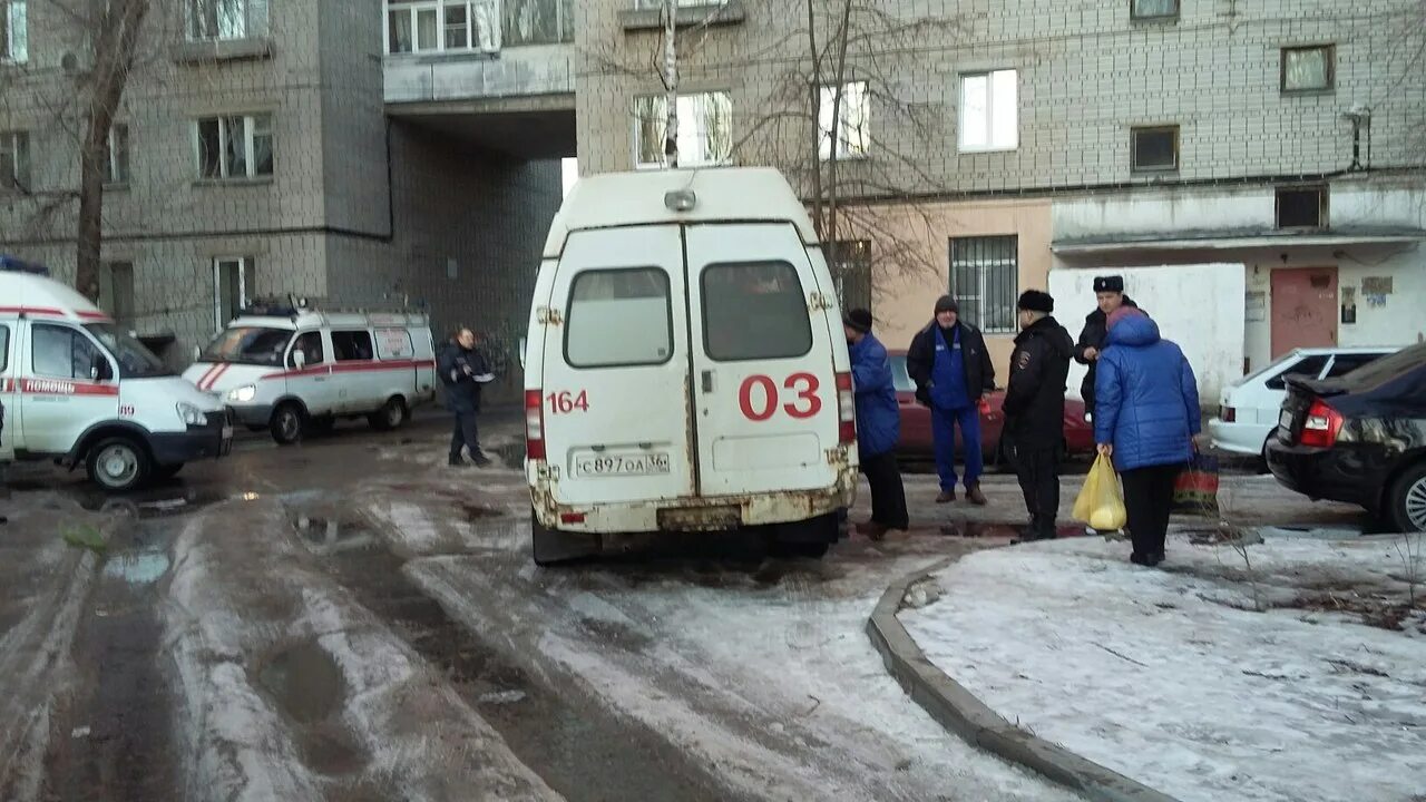 Девочка сбросилась с 8 этажа. 30 декабря новосибирск