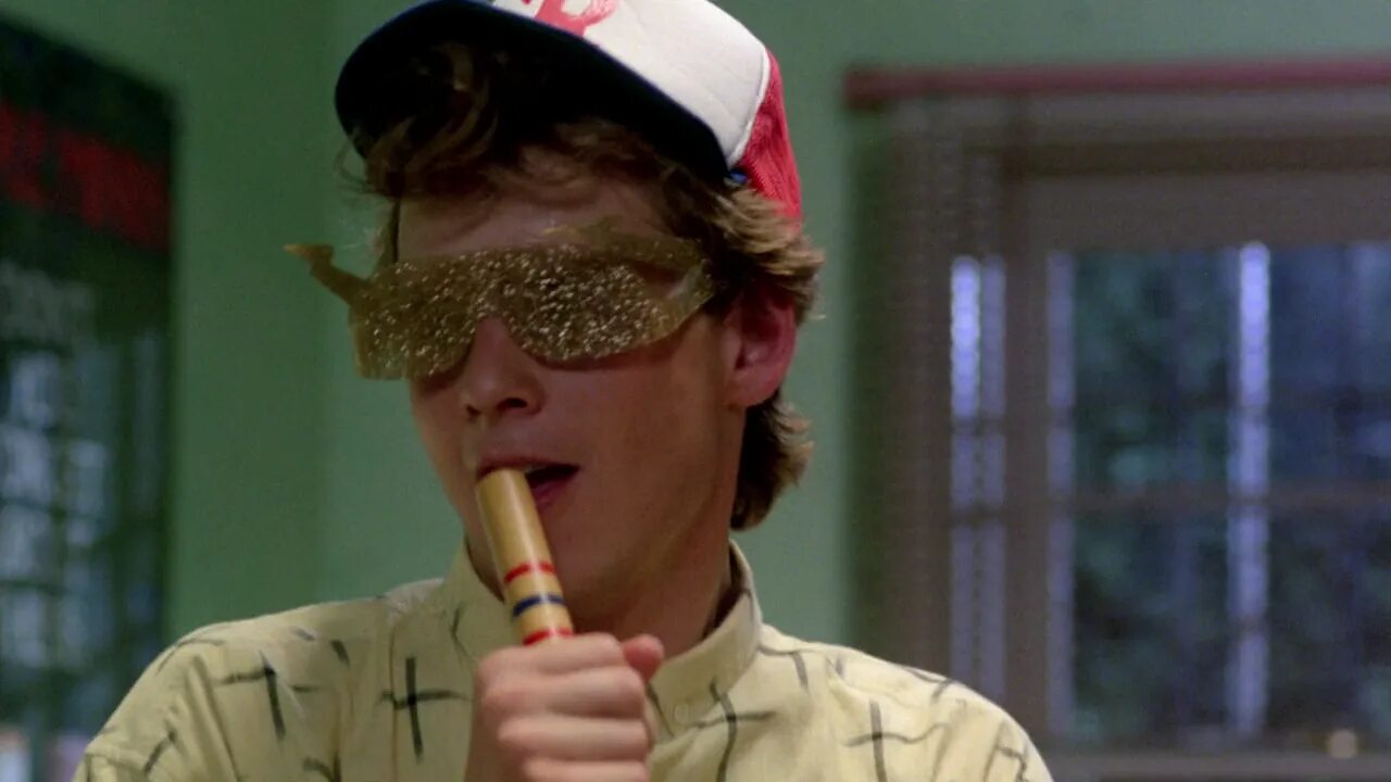 Кошмар вязов 2. Кошмар на улице вязов 2 месть фредди. «кошмар на улице вязов» 1984 года. Кошмар на улице вязов месть фредди. Кошмар на улице вязов 1985 постер.