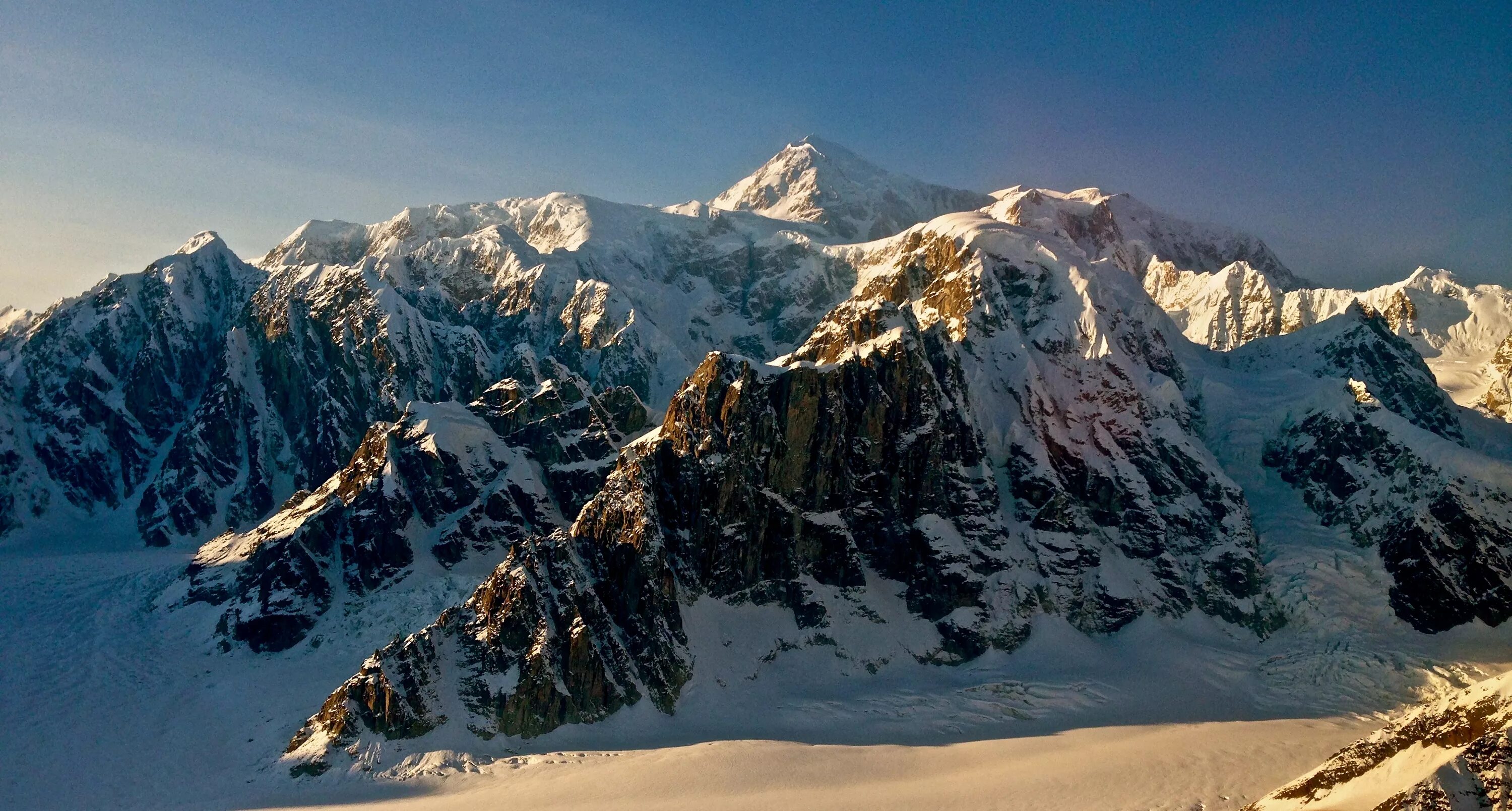 Самые большие горы в северной америке. Кордильеры гора Мак Кинли. Горы Кордильеры гора Денали. Кордильеры (Денали/Мак-Кинли),. Гора Денали вершина.