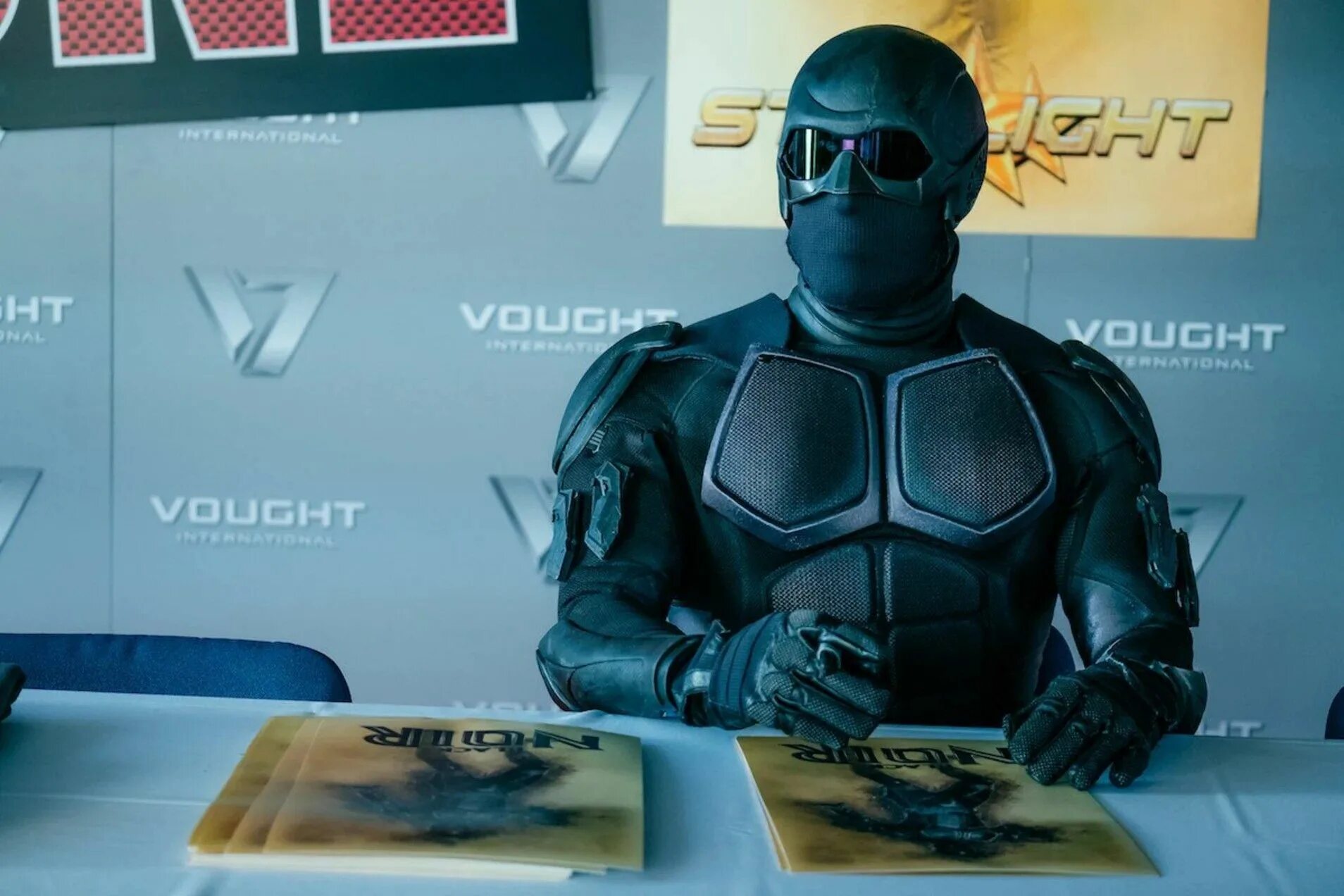 что случилось с нуаром. что случилось с нуаром. блэк нуар без маски. что случилось с нуаром. черный нуар клон хоумлендера.