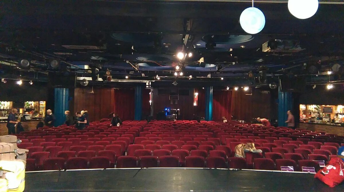 Theatre main