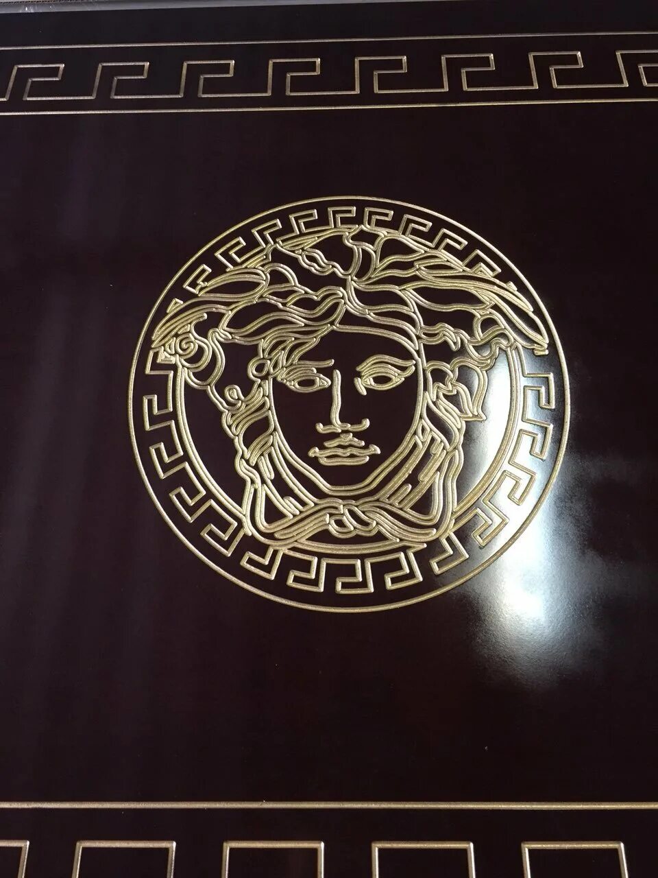 Pozdravit přátelství měna versace icon stodola pobyt Nějak