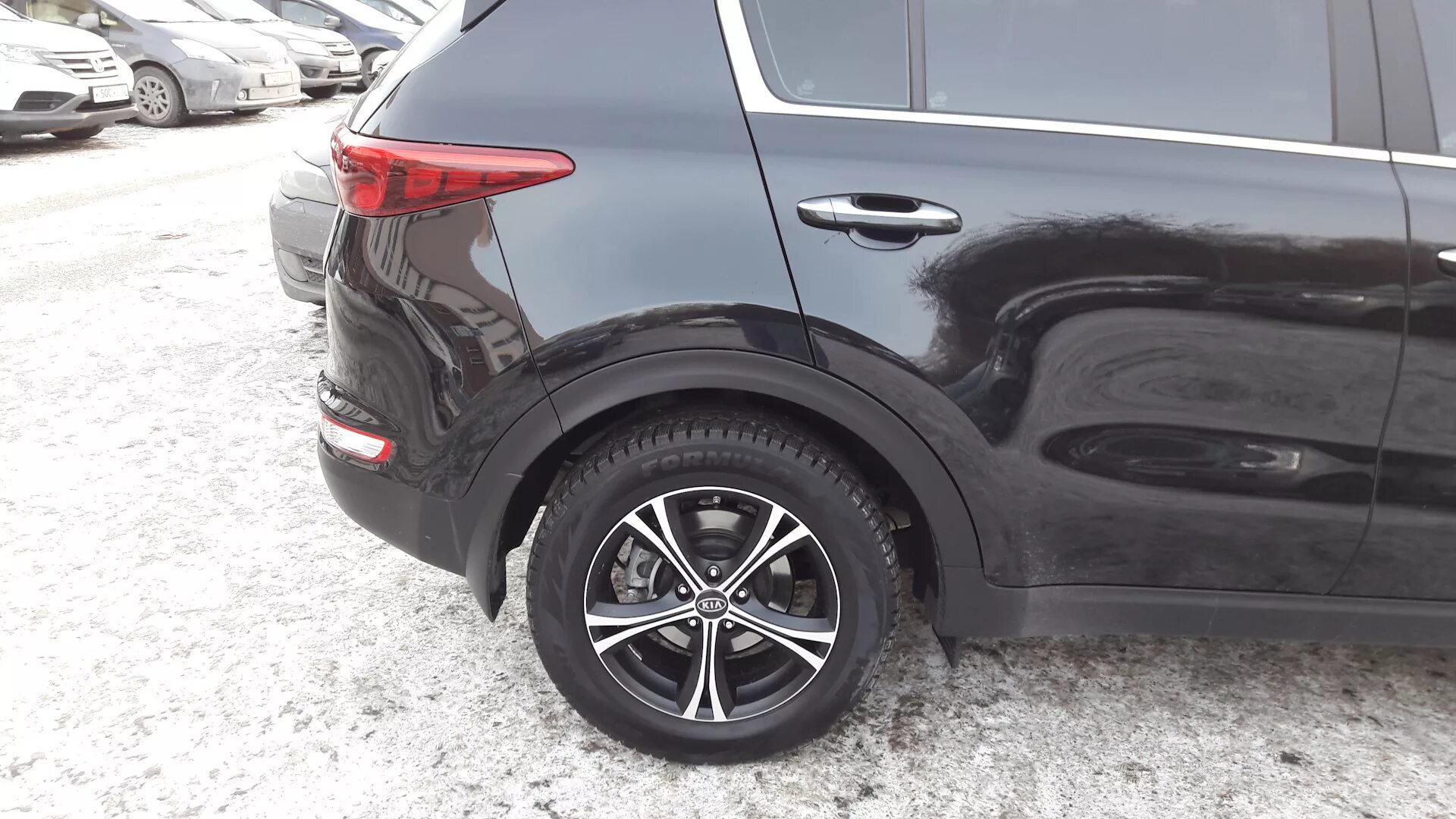 Купить шины киа спортейдж. Киа Спортейдж 3 Блэк эдишн. Диски Kia Sportage Black Edition. Диски Блэк эдишн на Киа Спортейдж 4. Диски RST Kia Sportage 3.