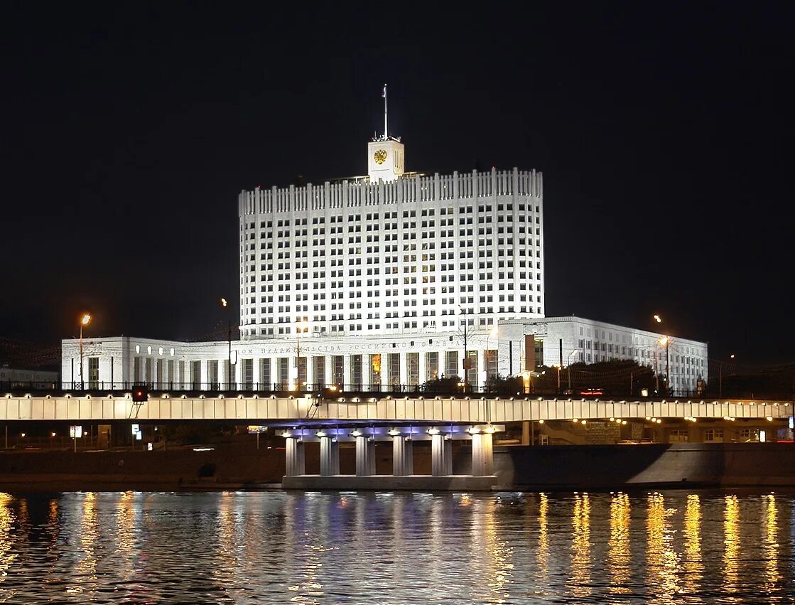 Белый дом архитектор. Белый дом (здание правительства РФ В Москве). Архитектор д.н. Чечулин. Белый дом здание правительства РФ В Москве. Белый дом на Краснопресненской набережной. Белый дом в Москве 2022.