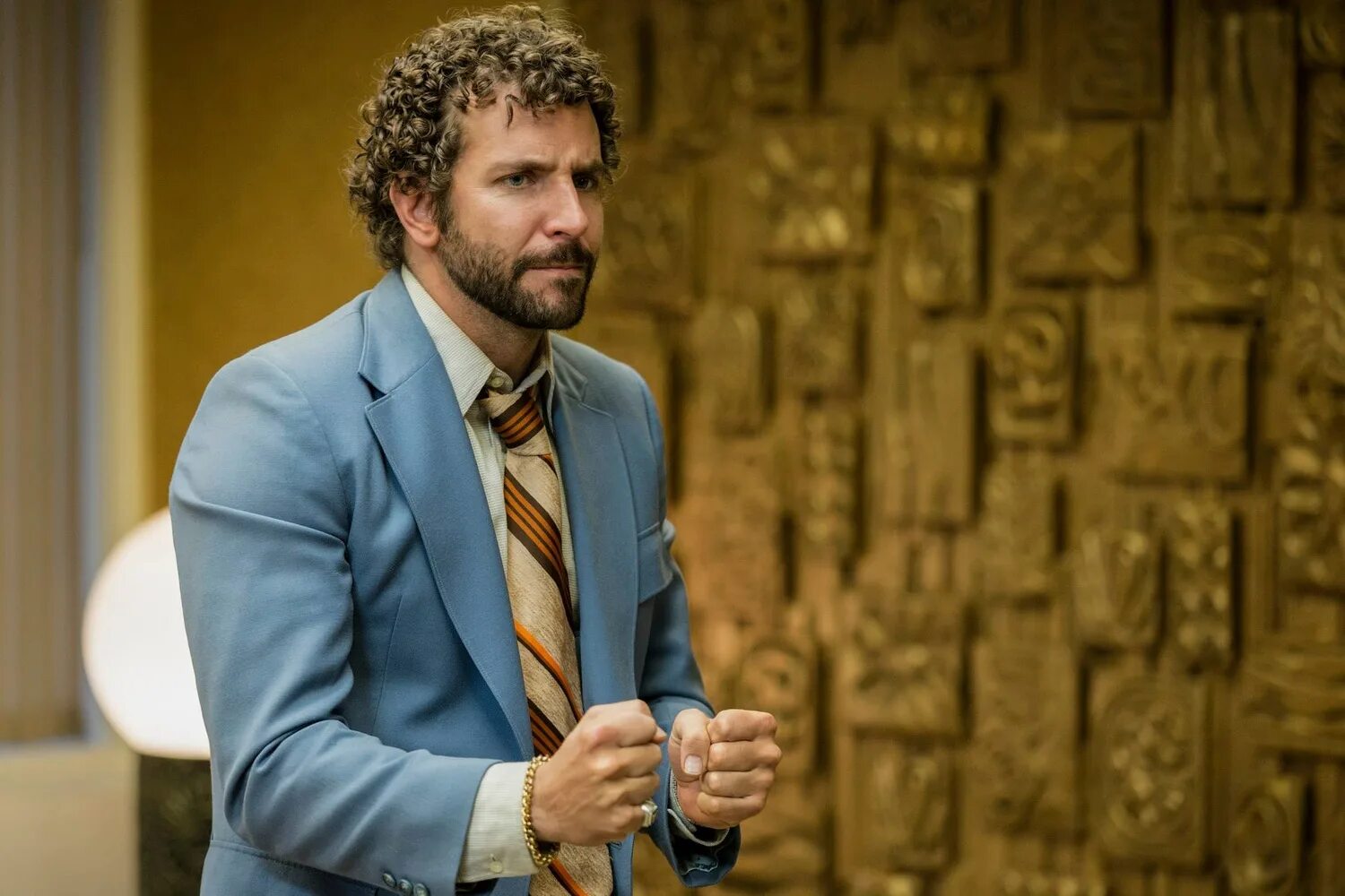 Афера по-американски American Hustle 2013. Брэдли Купер афера по американски. Афера Брэдли Купер Кристиан Бейл. Афера сша