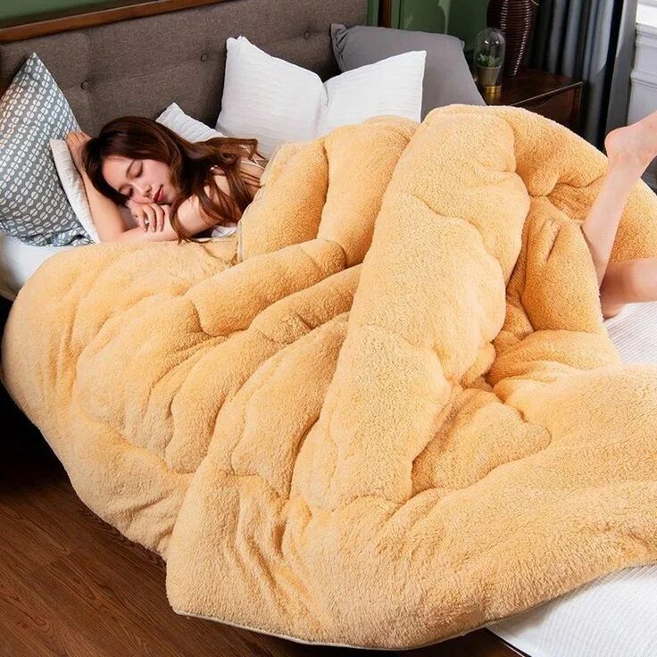 Толстый плед. Толстое одеяло. Тёплые одеяла для зимы. Гигантское одеяло. Самое толстое одеяло.