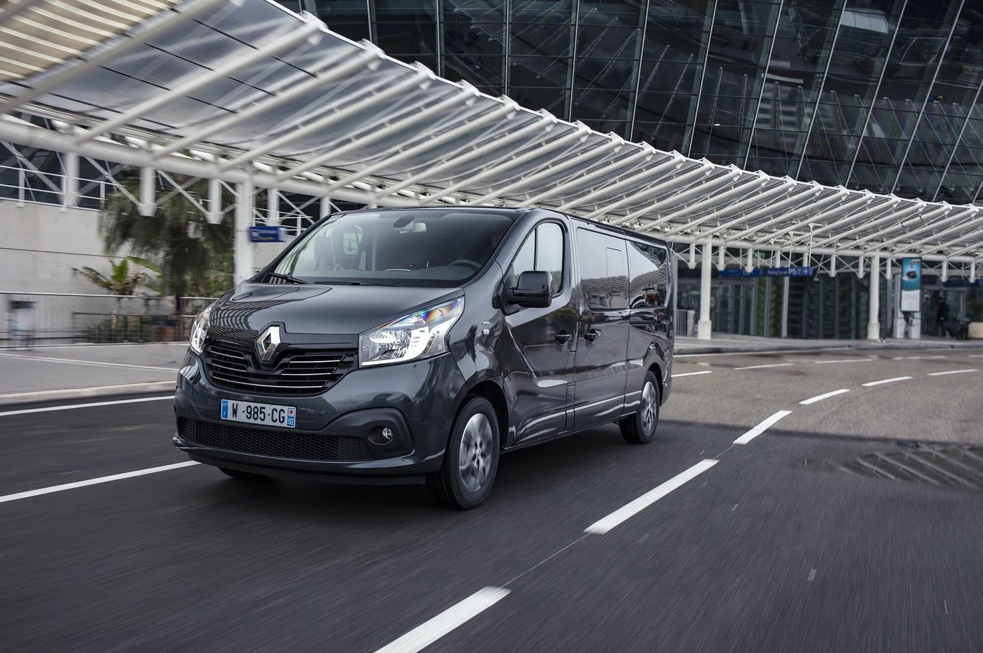 Микроавтобус рено. Renault trafic spaceclass. renault minivan. новый рено минивэн. рено однообъемник.