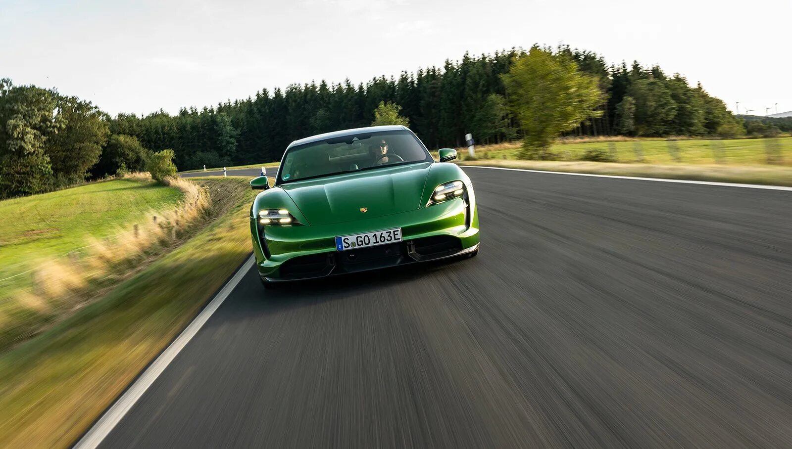 Скорость порша. Forza horizon 5 обои. Кибер скорость порша. Порше 911 gt3 2021. Порше 911 гт2 клабспорт.