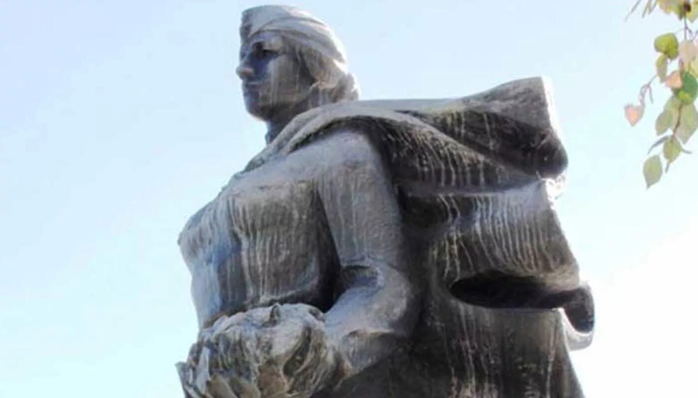 Высота 102 презентация. Родина мать харьков. Свет великой победы волгоград 2022. Память увековеченная в камне. Черкассы родина мать.