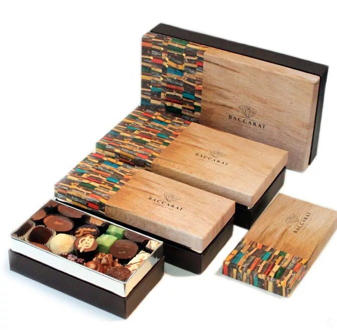 Сколько стоит упаковка конфет. Необычная упаковка конфет. Деревянные коробочки для конфет. Деревянная коробка для конфет. Конфеты в деревянной коробке.