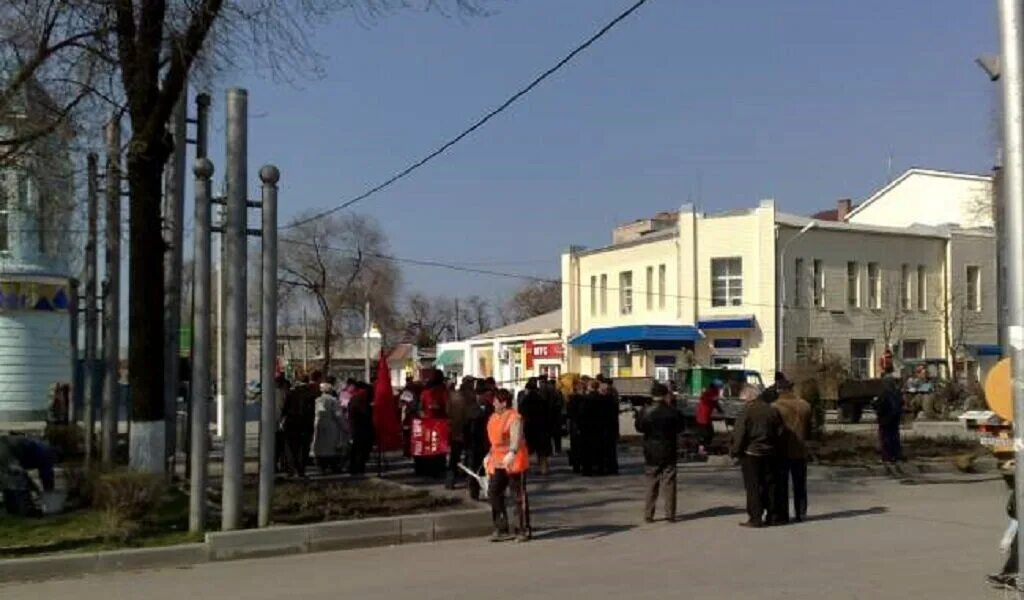 Работа в городе сальске. Сальск Ростовская область население. Население города Сальска Ростовской области. Город Сальск Ростовской области численность населения. Ростовская область Сальский район город Сальск праздник.