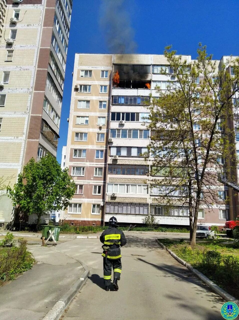 Гоголя 32 Ульяновск. Пожар на улице Гоголя. Ульяновск Заволжье Гоголя 32 пожар 28.04.2023. Пожар в квартире.