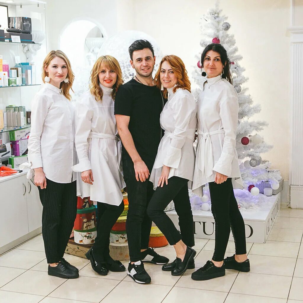 Парикмахерская gl studio. Джиэль студия подольск. Gl studio парадный пр 2 7. Gl company. Gl studio парадный пр 2 7.