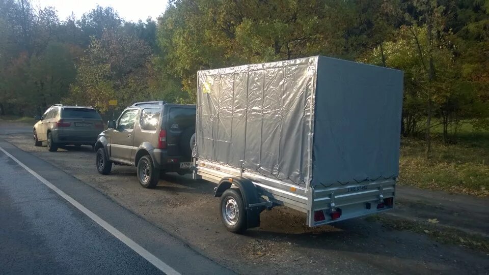 Какой прицеп можно буксировать. Jimny с прицепом. судзуки джимни с прицепом. сузуки джимни с прицепом. cuba 25 прицеп.