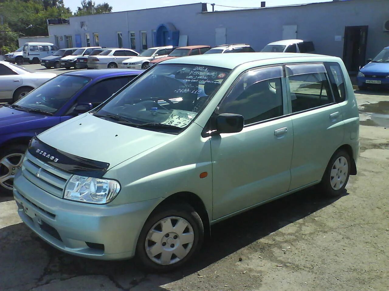 Митсубиси динго купить. Митсубиси Динго 2002. Mitsubishi Dingo 2002. Mitsubishi Dingo 2002 Gray. Митсубиси Динго 1999 зеленый.