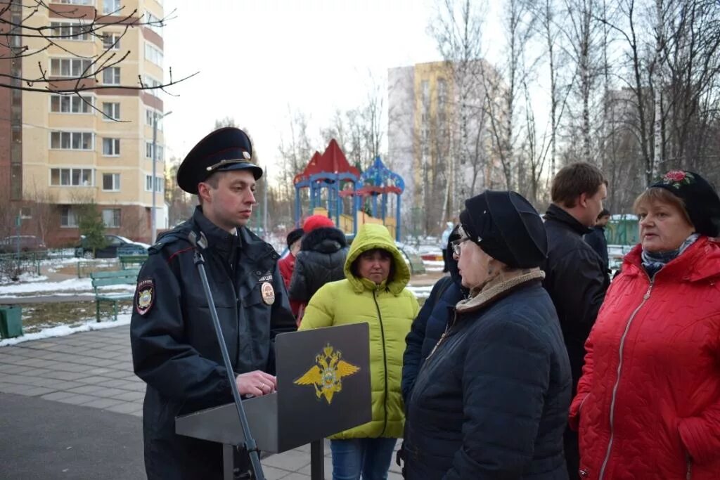 Матушкино Зеленоград ОМВД. Сотрудник полиции перед населением. Отчет перед населением участкового. Участковые Зеленограда. По населению участковый