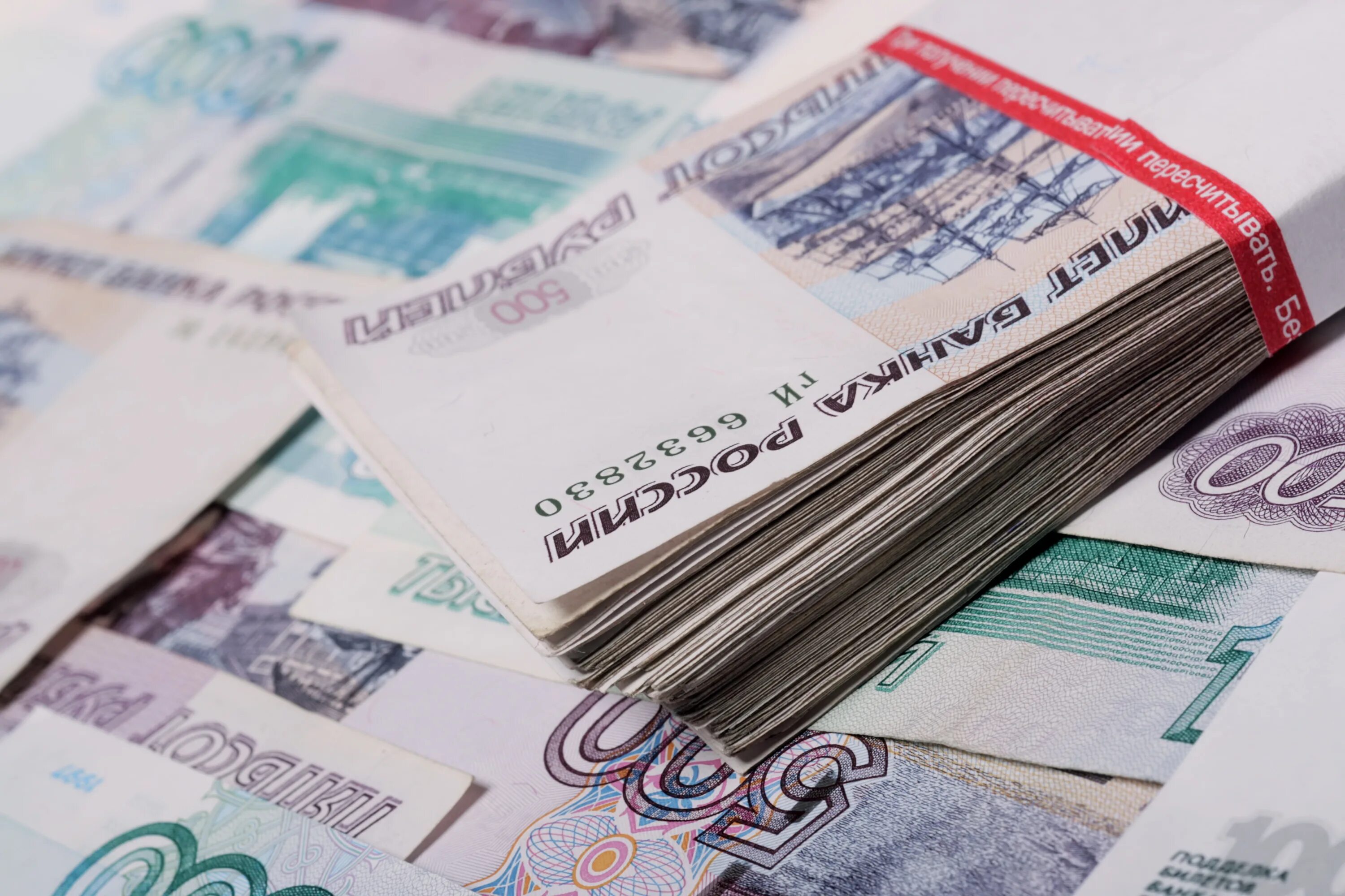 Доллары в конверте. Деньги в женских руках. How is money made. Legal money creative 3d. Владелец денег.