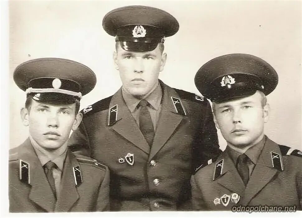 Найти сослуживцев в одноклассниках