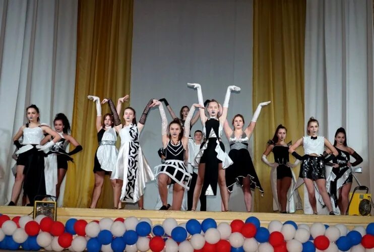 Центр внешкольной работы г брянска. Лидер и его команда конкурс брянск. Мбудо «центр внешкольной работы советского района» г. Цвр брянск. Цвр бежицкого района елка.