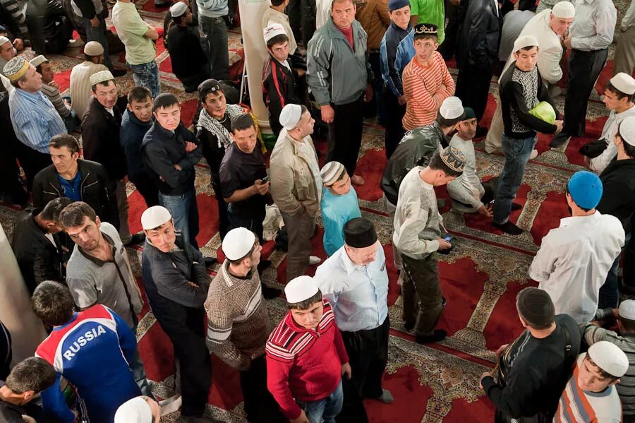 Ураза байрам в Москве. Ураза-байрам фото. Праздник мусульман сегодня в Москве. Хуснуллин Ураза-байрам фото.
