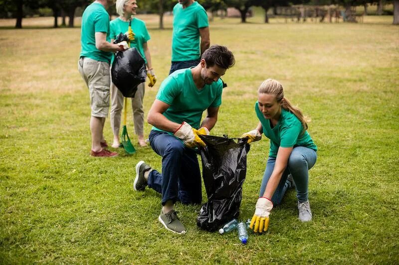 To pick people up. Picking up litter. to pick up litter. people litter.