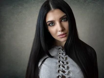 Русский с черными волосами