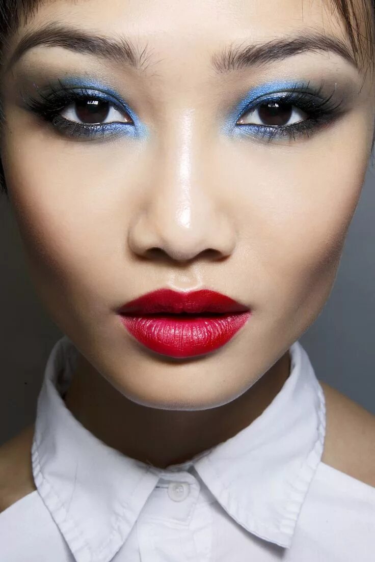 The 35 Best Makeup Looks for Spending the Holidays at Home Holiday makeup looks,
