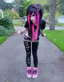 Әйелдер жақын тұрып зәр шығарады