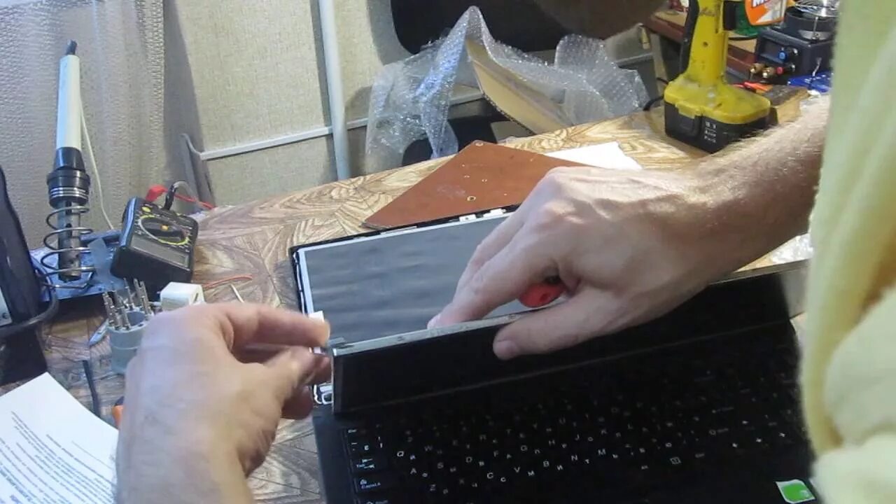 Замена матрицы ноутбука леново. Матрица на леново b590. Матрица Lenovo l520. Матрица ноутбука леново b590. Крышка матрицы Lenovo b590.