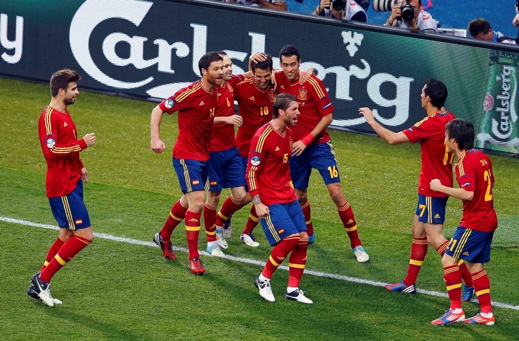Сборная испании 2012. Spain italy euro 2008. Состав сборной испании 2012. Испания евро 2012. Чемпионат европы 2012.