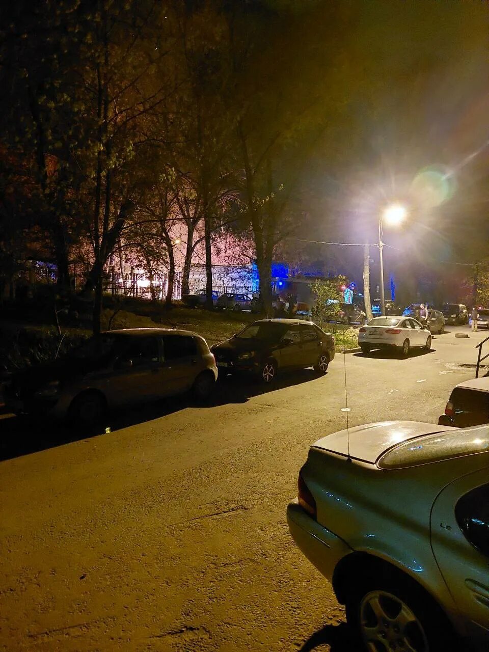 Пожар на Одесской улице Пенза. Улица вечером. Пенза пожар на улице Минская 14. Улица возле дома.