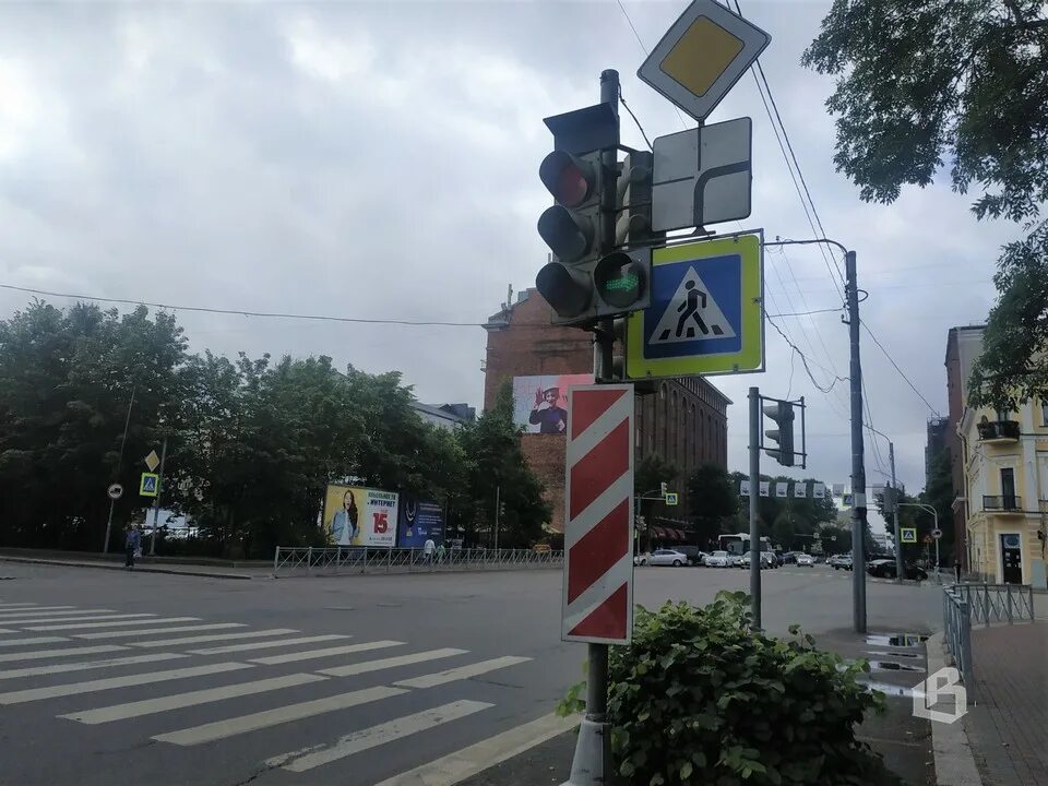 Светофоров 12