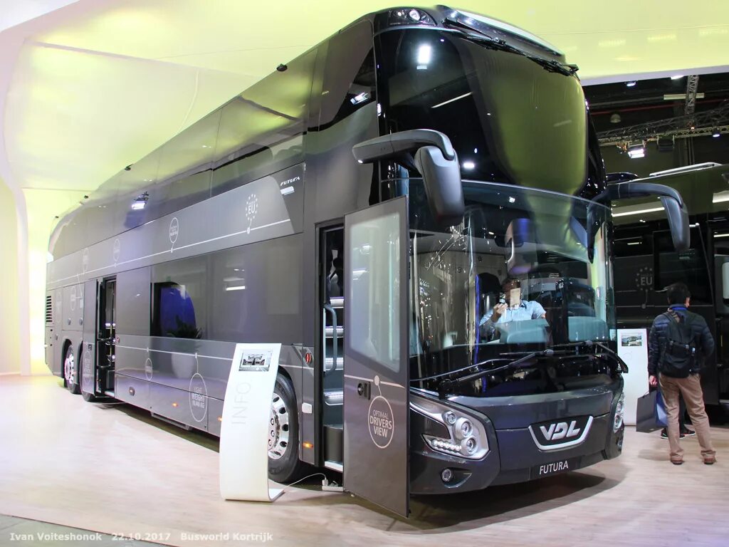 Новый мир автобусы. VDL Futura автобус. Туристические автобусы VDL. Busworld 2022. Двухэтажный автобус ВДЛ Футура.