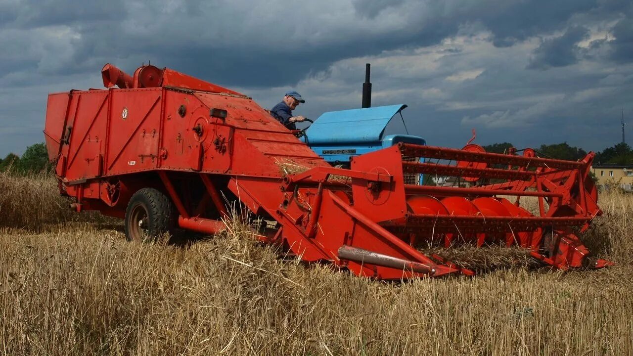 Прицепной комбайн. Комбайн бизон z 020. зерноуборочный комбайн bizon z020. мини-комбайн заря mzk 800. прицепной комбайн пн-100 простор.