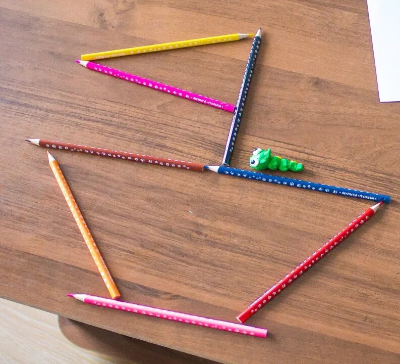 игры с карандашами для дошкольников. игры с карандашами для дошкольников. пальчиковая гимнастика с карандашом для детей. карандаши цветные. карандаши в уголок рисования.