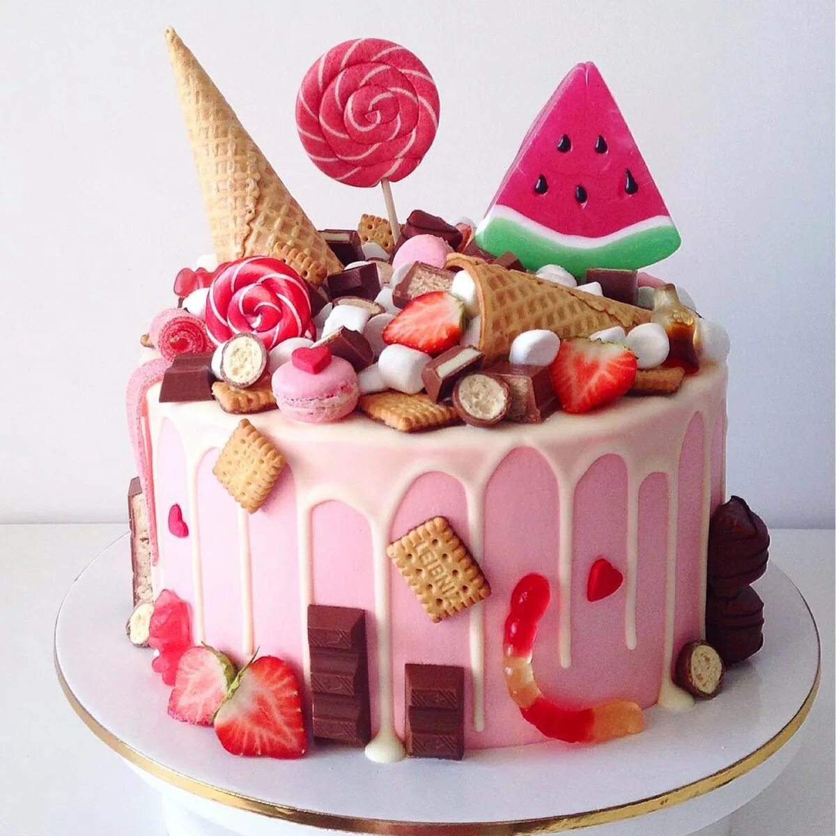 Красивые торты. Торт девочка. Шикарный торт на день рождения. Декор торта для девочки. Оформление сладостями
