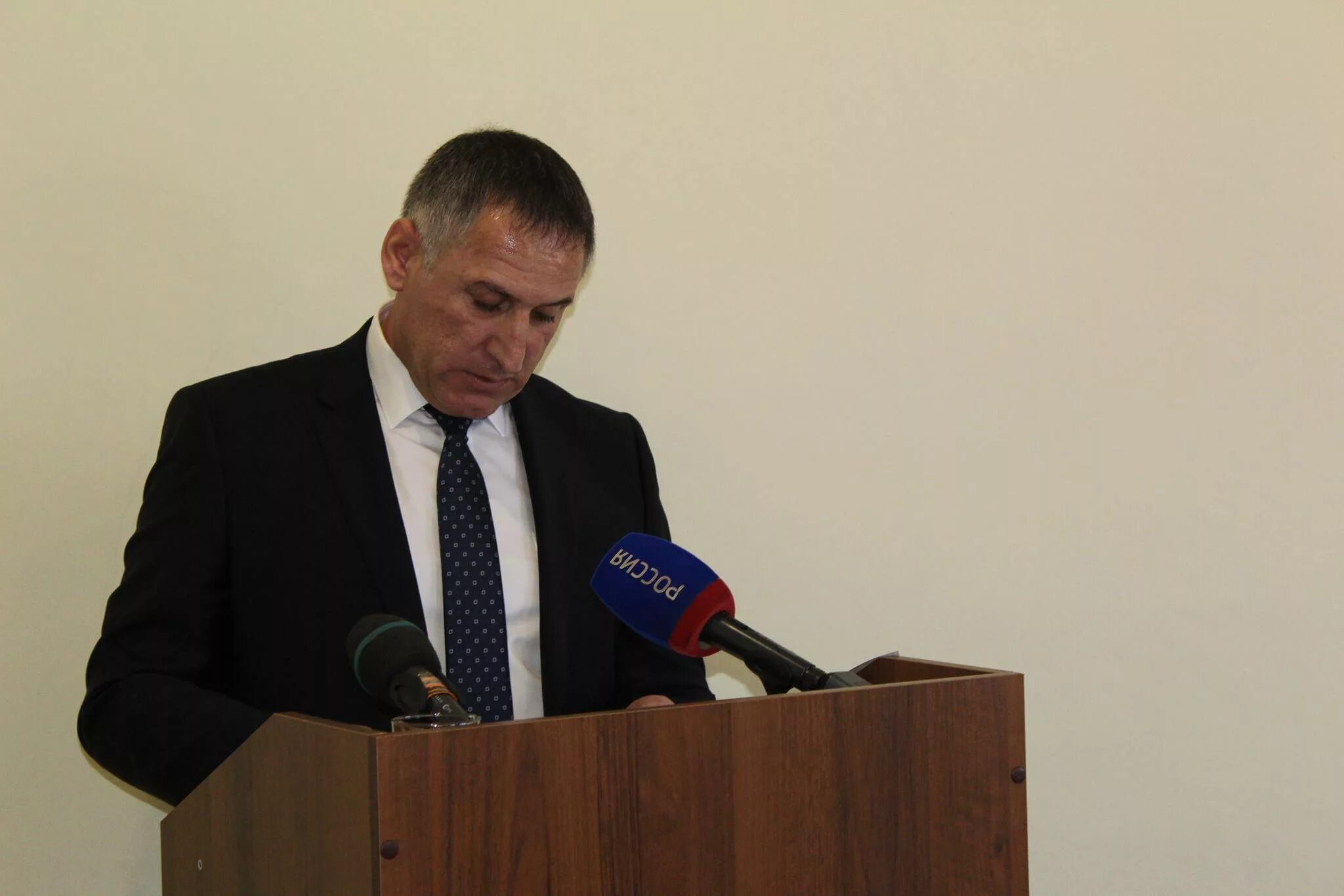 Рашид темрезов 2011 фото. Расул эльканов. Семенов кчр. Тимрезов президент кчр. Делегация совета федерации в кчр.