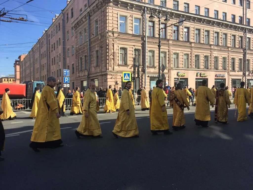 александр невский крестный ход. крестный ход 2022 12 сентября спб александра невского. крестный ход спб 2022 год. крестный ход по невскому проспекту 12. крестный ход александра невского 2022 санкт петербург.