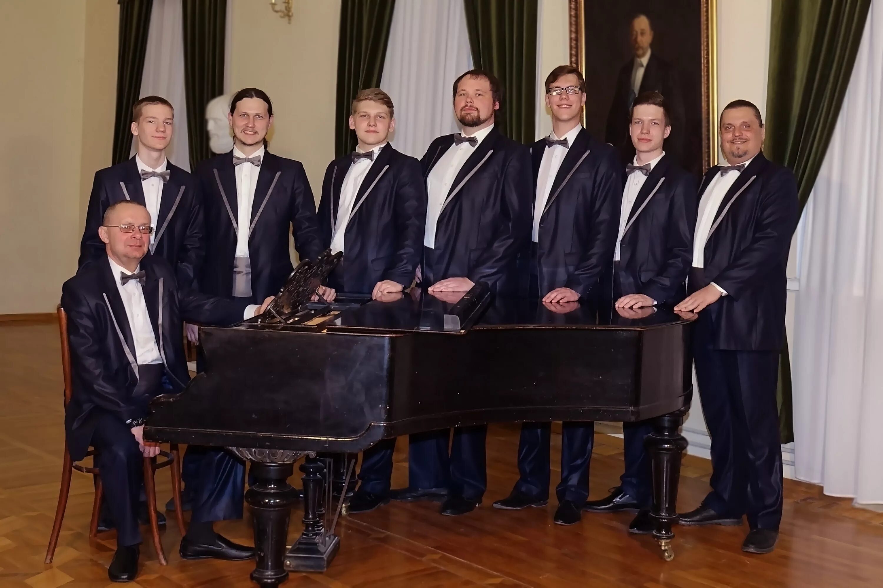 Опера оперный театр исполнение нетребко. Трио теноров сыновья. Солист мариинского театра владимир самсонов. Мужской хор лик калининград. Хор виды хоров.