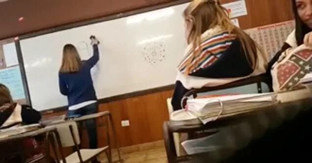 Дрочит На Дистанционном Уроке