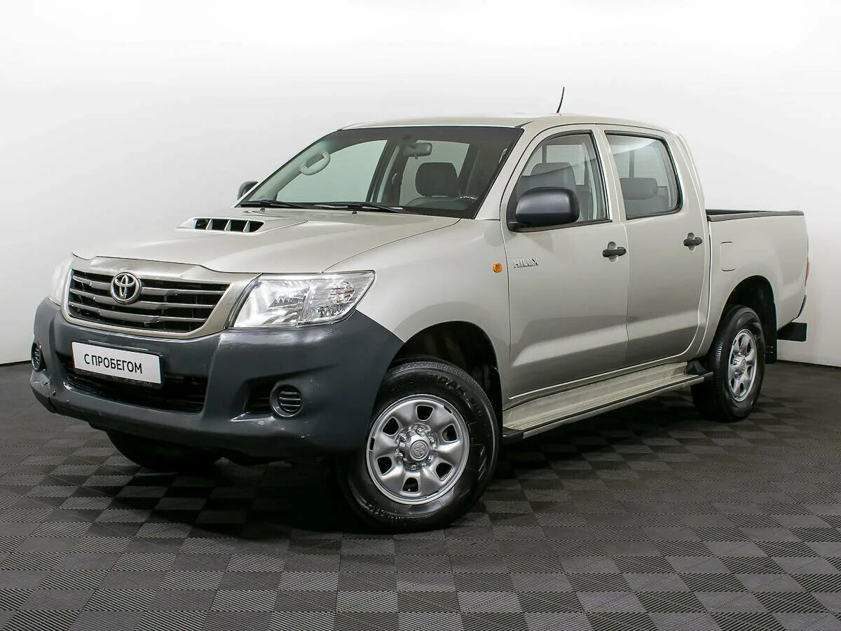 Хайлюкс 7 поколения. Toyota Hilux 7 поколение. Toyota Hilux VII Рестайлинг , 2012. Toyota Hilux 7 поколение Рестайлинг. Тойота Хайлюкс 7 поколение серебристый цвет.