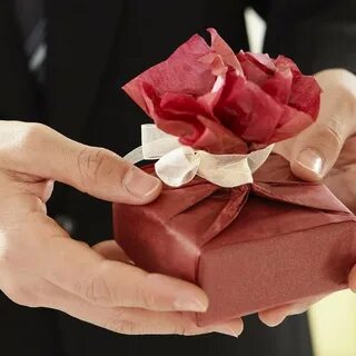 Как узнать подарок на день рождения