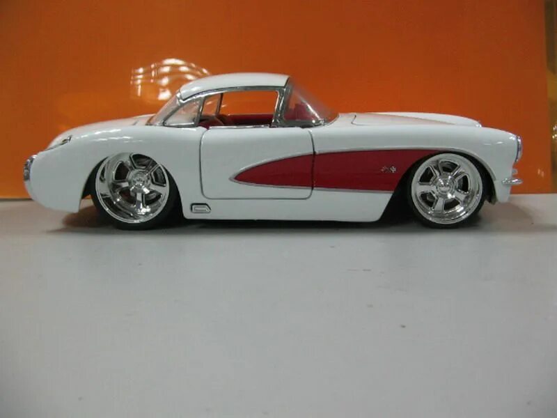 1957 Corvette Hardtop. Байт автомобиль модели. Jada Toys Camaro 1985. Купить модель машины Jada. Jada toys