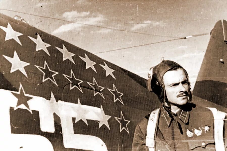 Летчики курской битвы герой советского союза. Покрышев летчик.