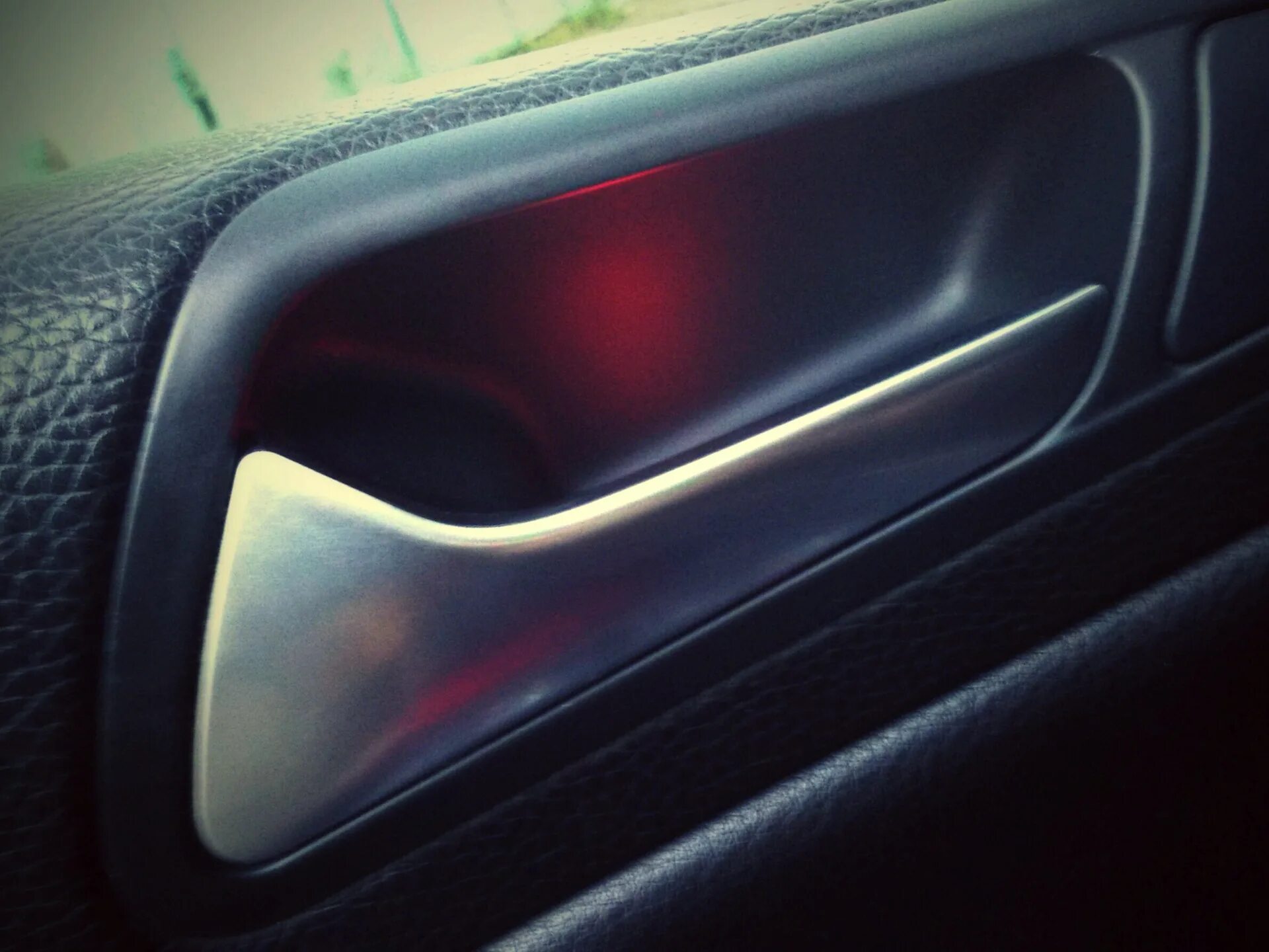 Подсветка дверей ховер н3. Подсветка внутренних ручек. Подсветка внутренних ручек. Подсветка внутренних ручек дверей бмв е39. Подсветка внутренних ручек е71.