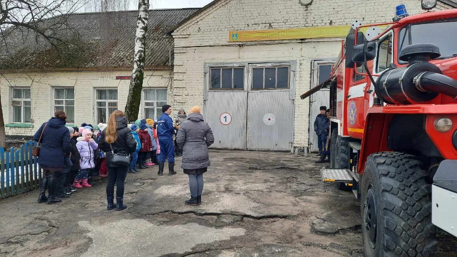 Погода сураж по часам. Пожарная часть Сураж. Брянская область г Сураж пожарная часть. МЧС Г.Сураж. ПСЧ 37 малая Пурга.